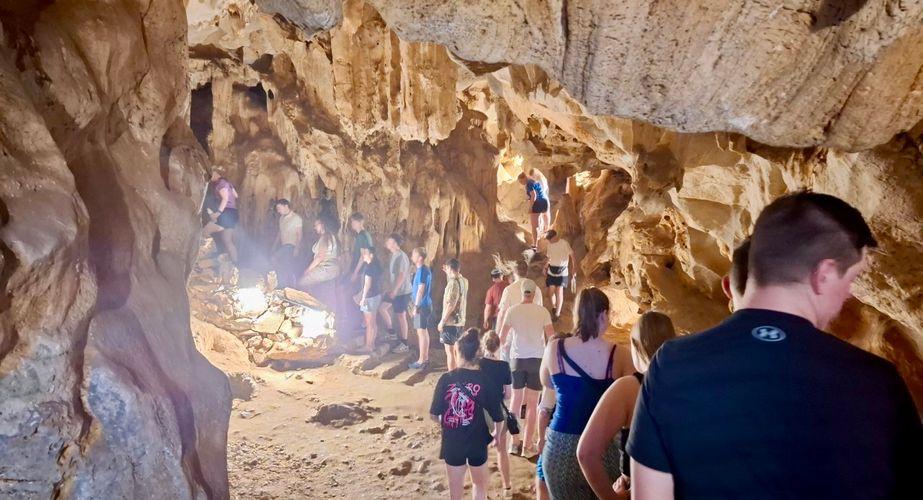 Halong Bay excursie grot bezoek